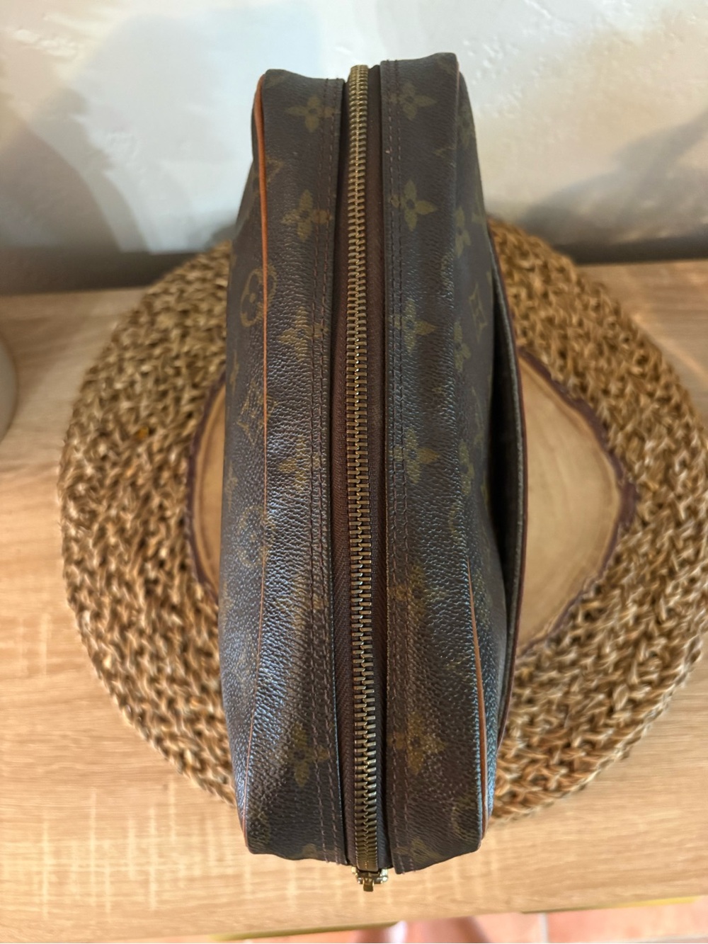 Louis Vuitton Trocadero 27 Shoulder Bag - Picture 5 of 10